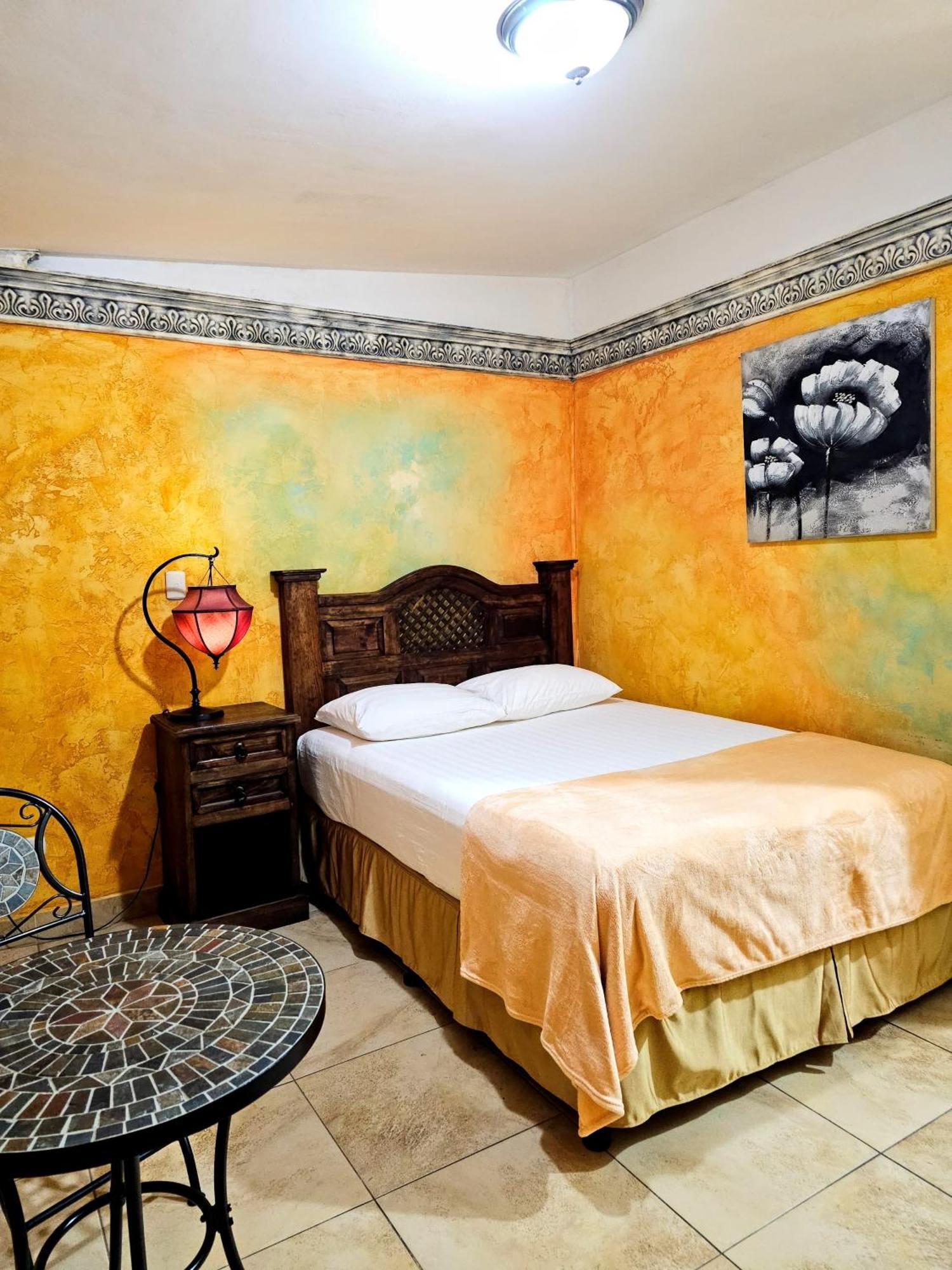 Antigua Inn Hotel Città del Guatemala Esterno foto
