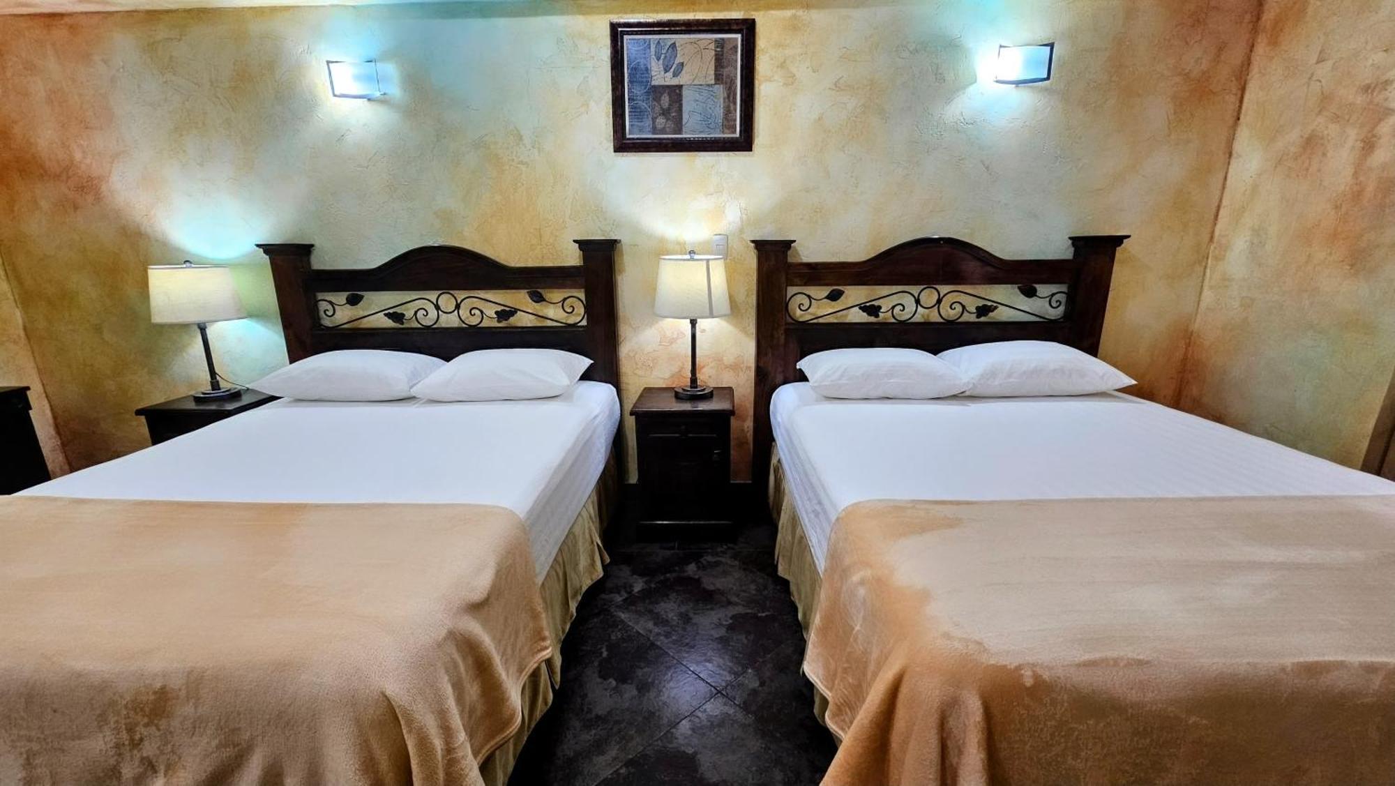 Antigua Inn Hotel Città del Guatemala Esterno foto