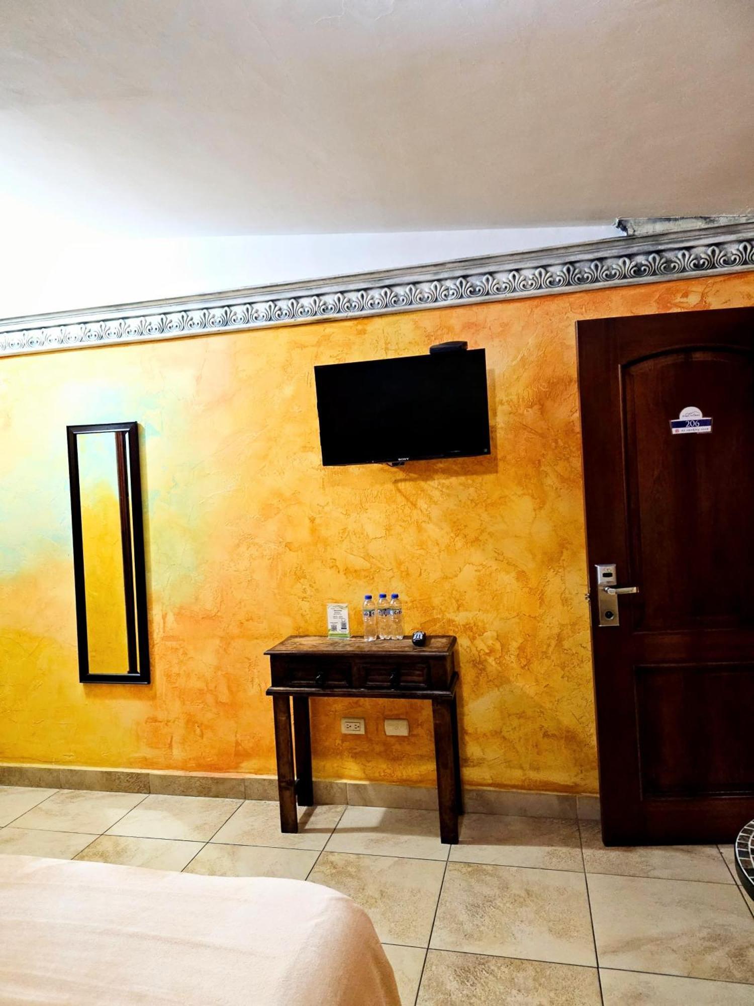 Antigua Inn Hotel Città del Guatemala Esterno foto